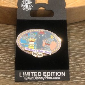 Disney Limited Ed Pin Mother’s Day 2007 Dumbo